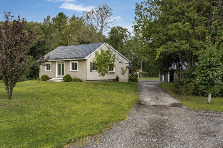 Property Photo:  8109 93 Highway N/A  ON L0K 2E0 