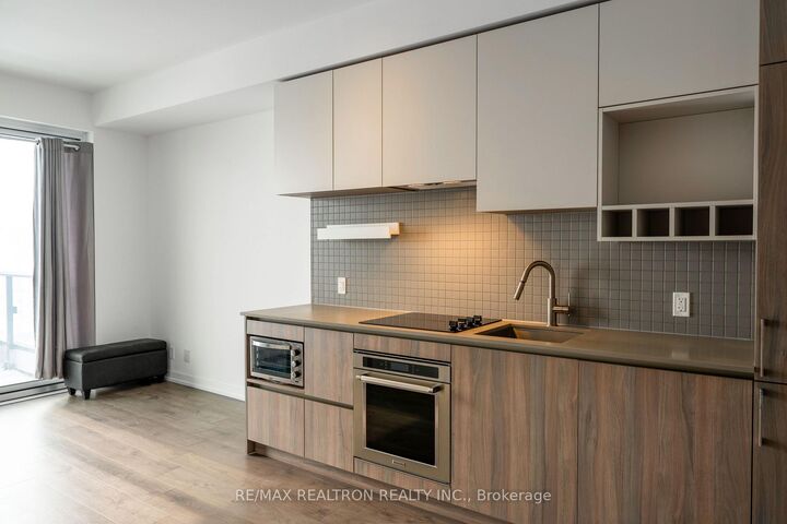 950 Portage Parkway 5208 — photo 1