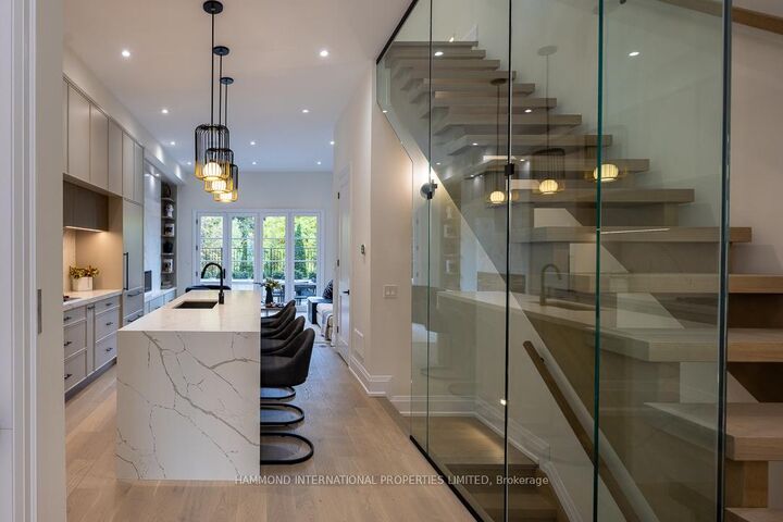 1179 Avenue Road — photo 1