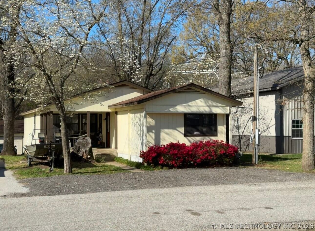 Property Photo:  61113 E 310 Road  OK 74344 