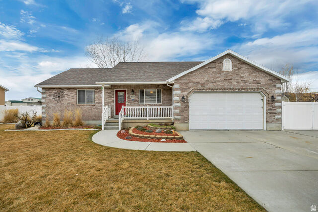 Property Photo: 613 W Saddlebrook Dr UT 84651