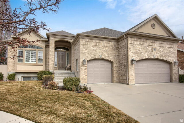 Property Photo:  1653 E Crescent View Circle Cir  UT 84092 