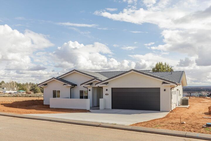 Property Photo:  1324 E Manzanita Dr  UT 84737 