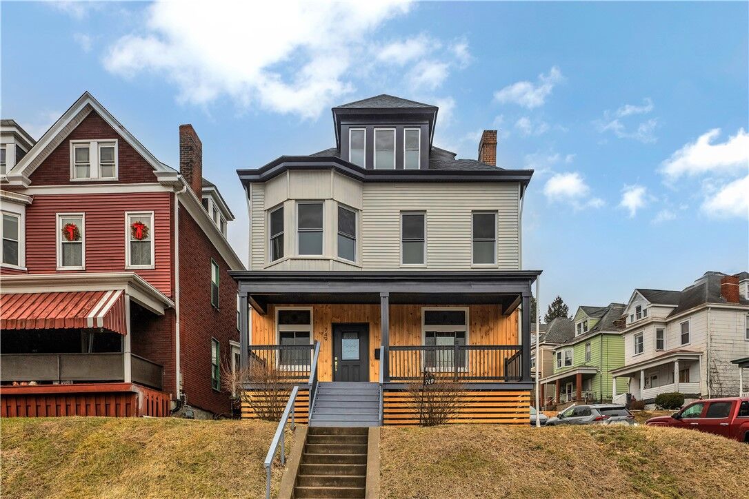 Property Photo: 749 Hemlock St PA 15202