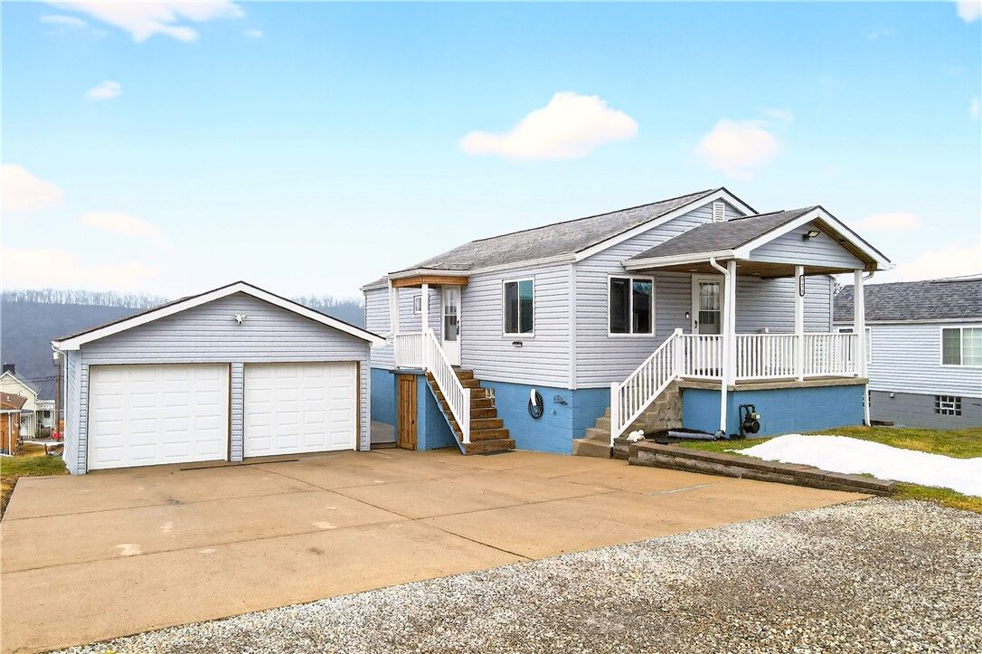 Property Photo:  123 4th Avenue  PA 15067 