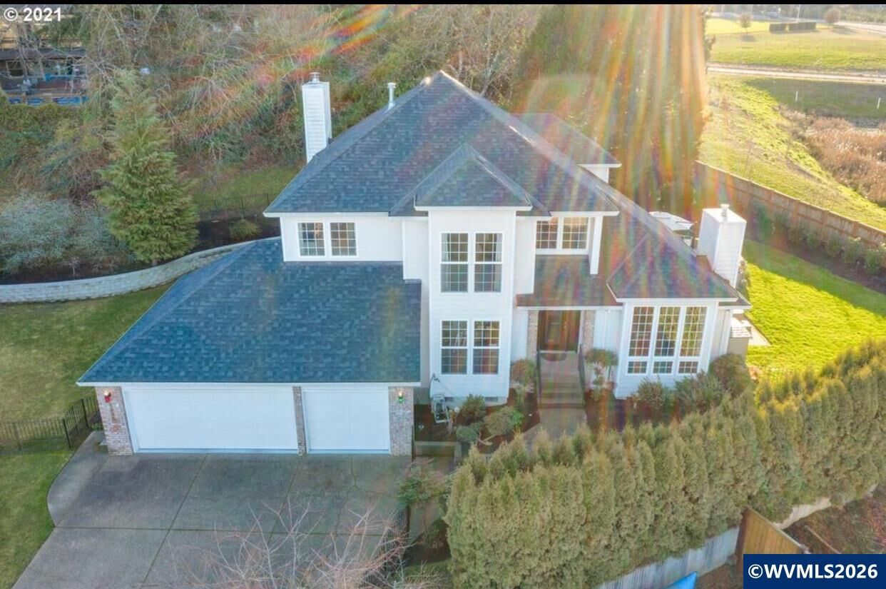 Property Photo:  1235 NW Countryside Ct  OR 97128 