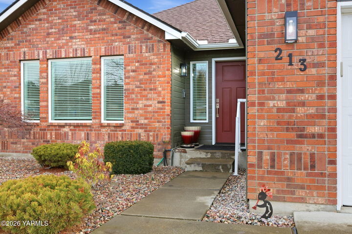 Property Photo:  213 S 70th Ave  WA 98908 