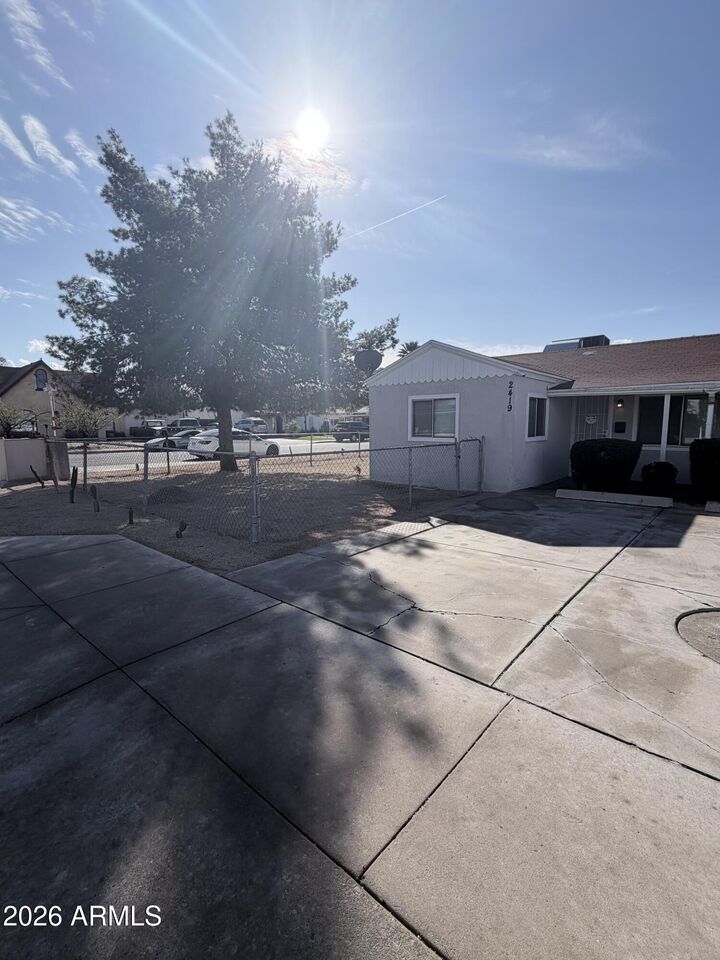 Property Photo:  2419 E Oak Street  AZ 85008 