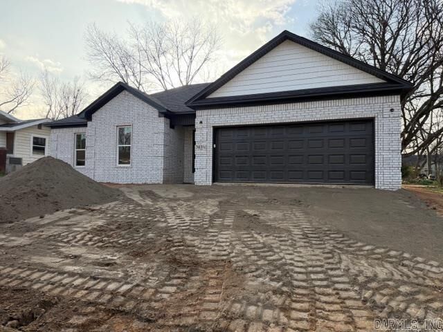 Property Photo: 303 1/2 N West Street AR 72110