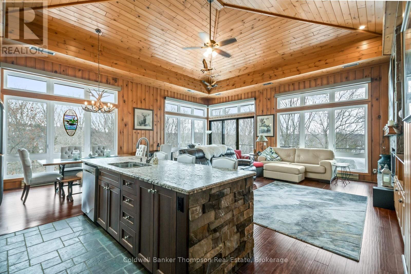 Property Photo:  22-301 Oakridge Deerhurst Drive  ON P1H 2E8 