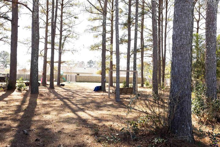 Property Photo:  204 Greylock Drive  GA 31069 