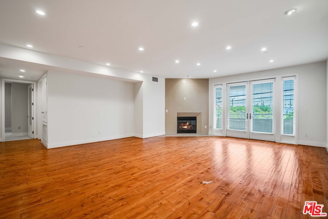 Property Photo:  1517 S Bentley Ave  CA 90025 