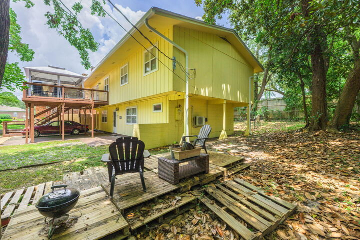 Property Photo:  14 6th Street  FL 32579 