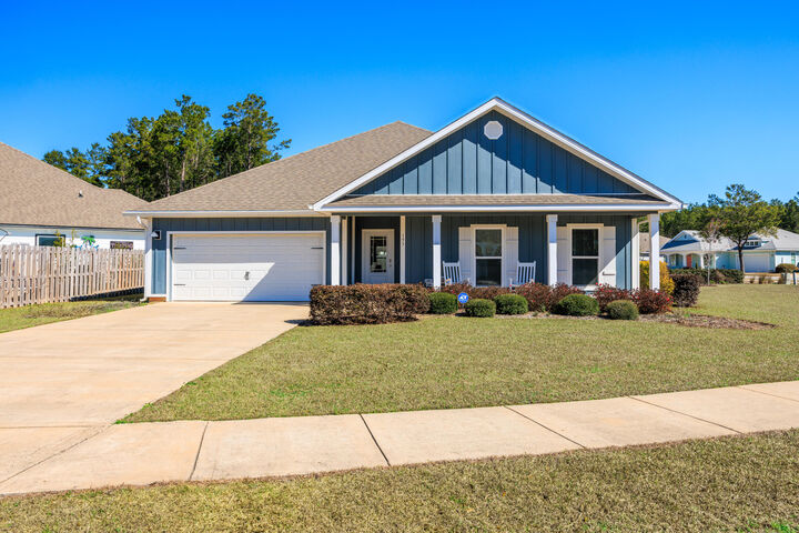 Property Photo:  193 Perimeter Place  FL 32439 