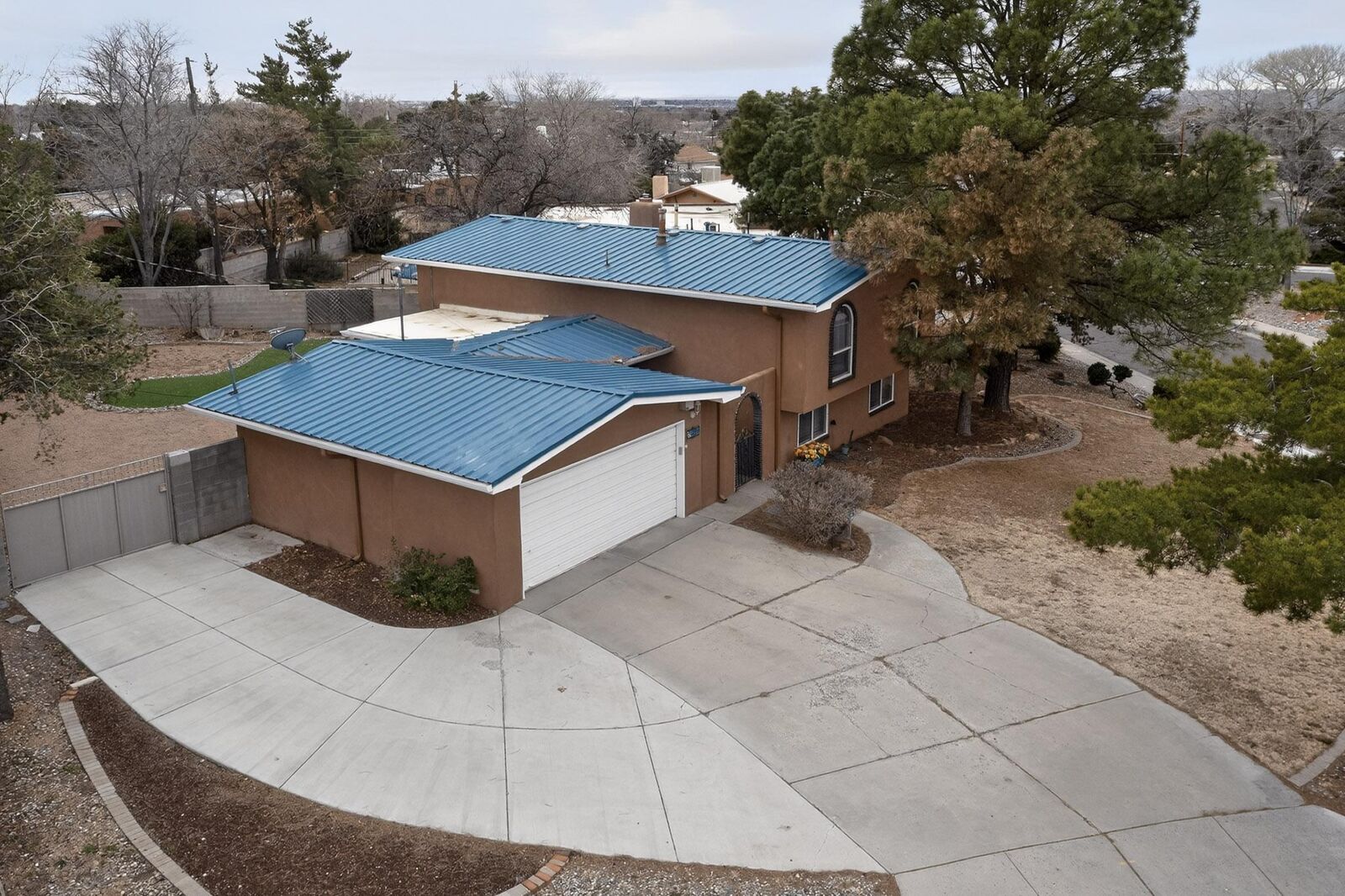 Property Photo:  9204 Orlando Place NE  NM 87111 