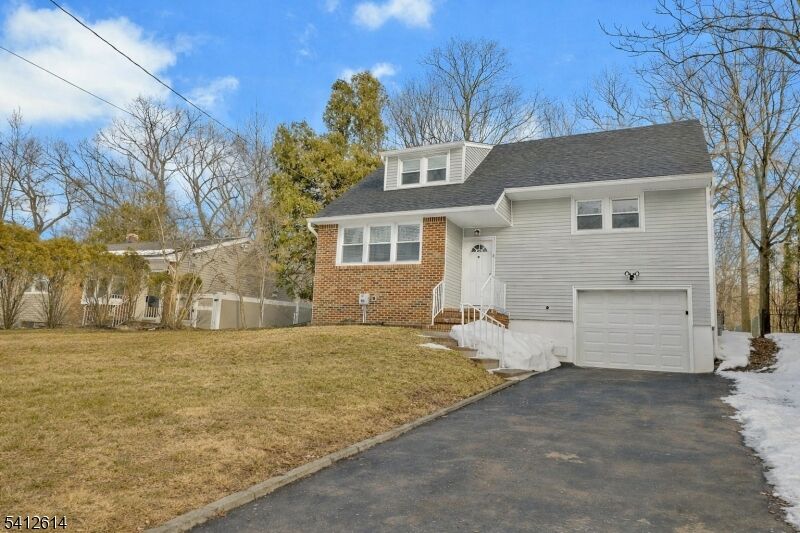 Property Photo:  8 Iroquois Ave  NJ 07436 