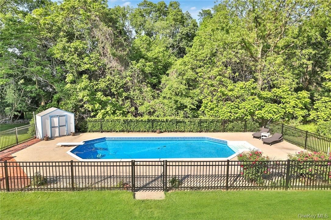 Property Photo:  15 Pine Drive  NY 10980 