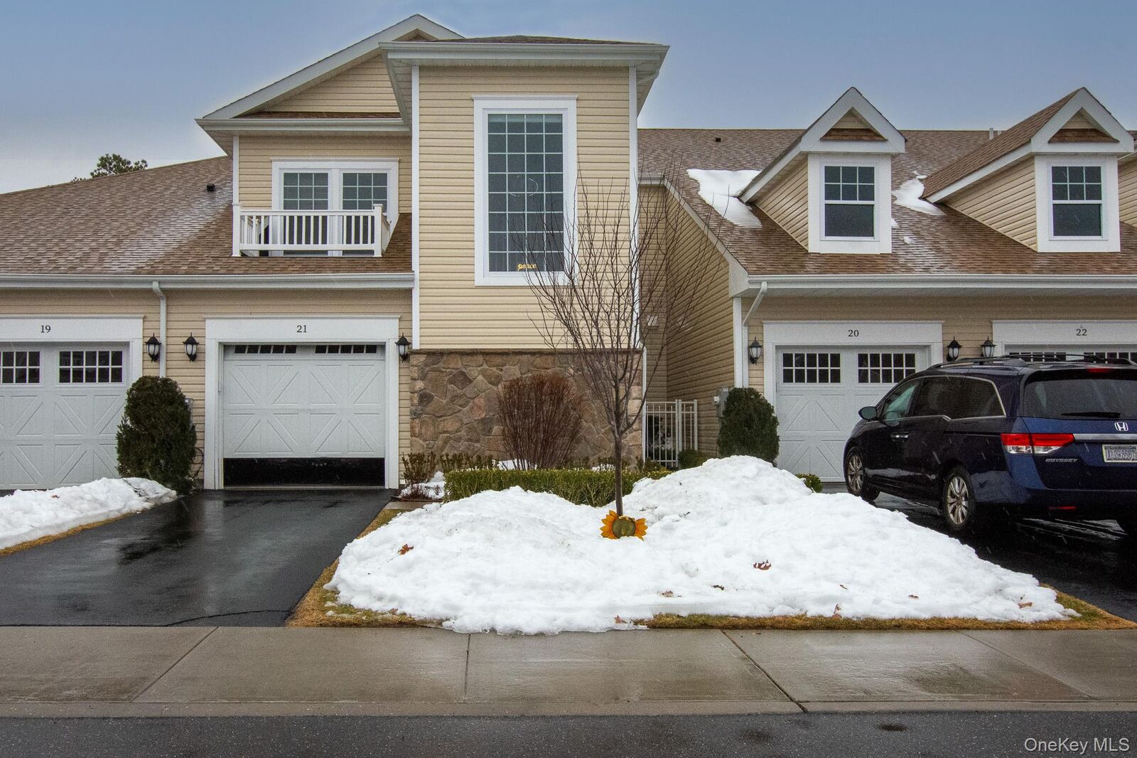 Property Photo:  21 Greentree Court  NY 11967 