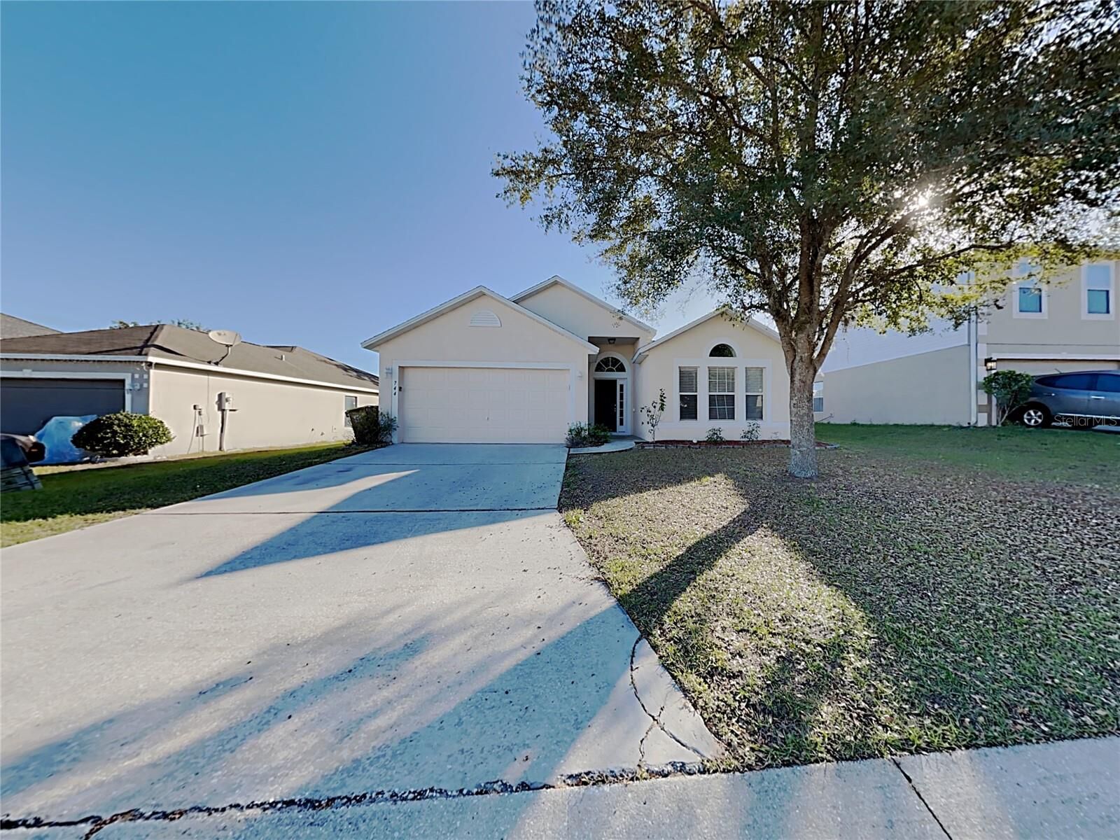 Property Photo: 744 Lobelia Drive FL 33837