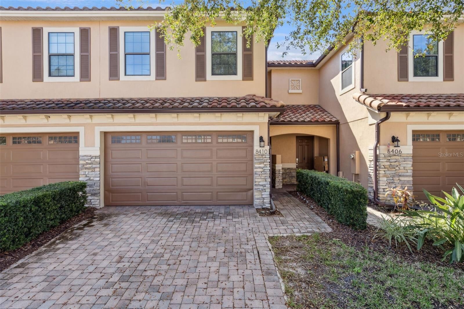 Property Photo: 8410 Kelsall Drive FL 32832