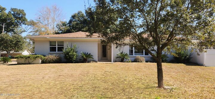 Property Photo:  2100 Lafitte Street  MS 39564 