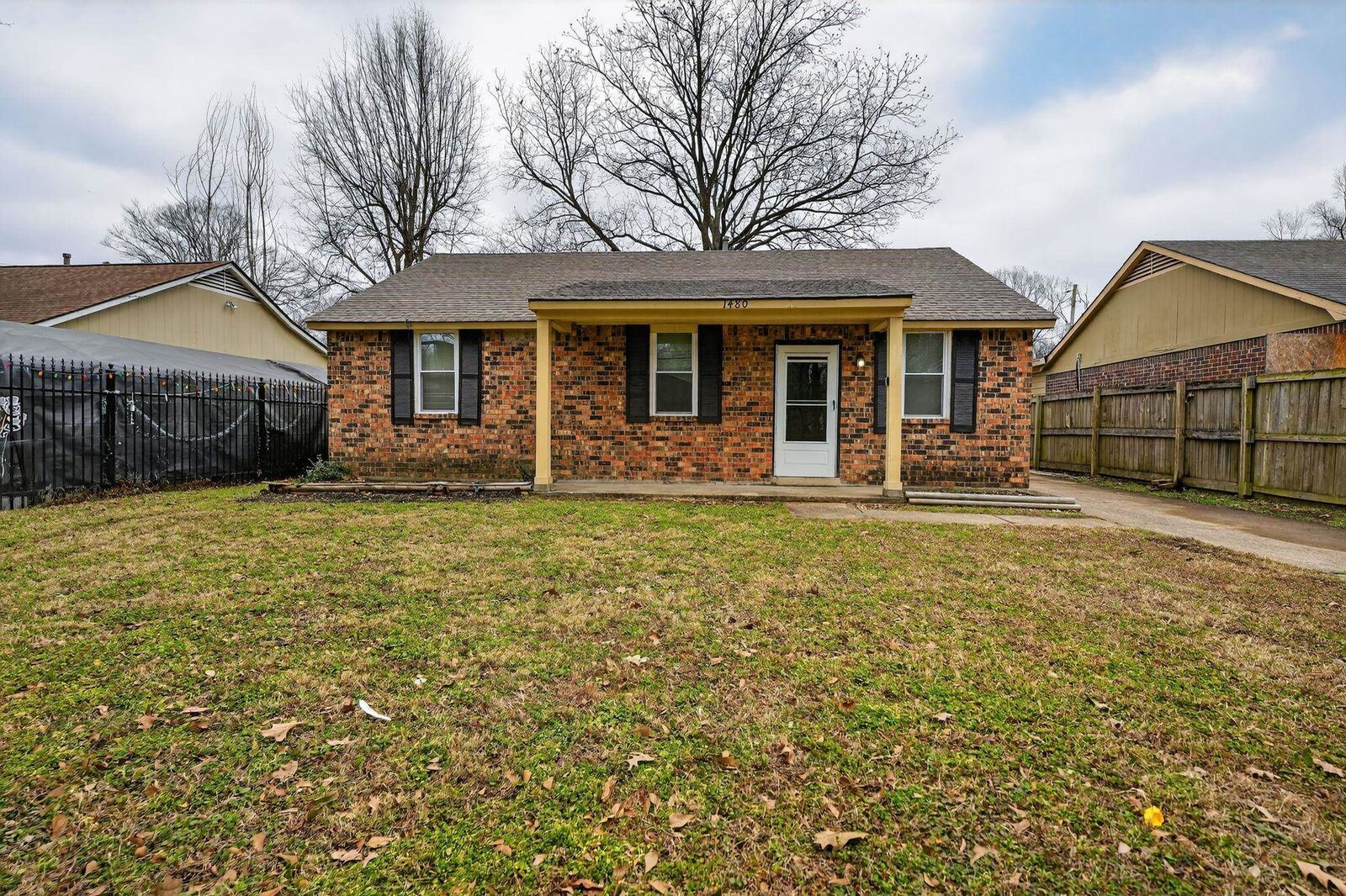 Property Photo:  1480 Tennyson Cv  TN 38108 