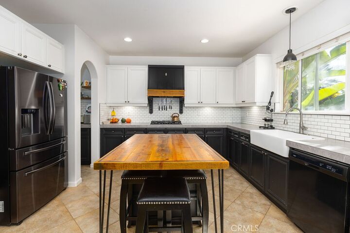 Property Photo:  35392 Corte Los Flores  CA 92596 