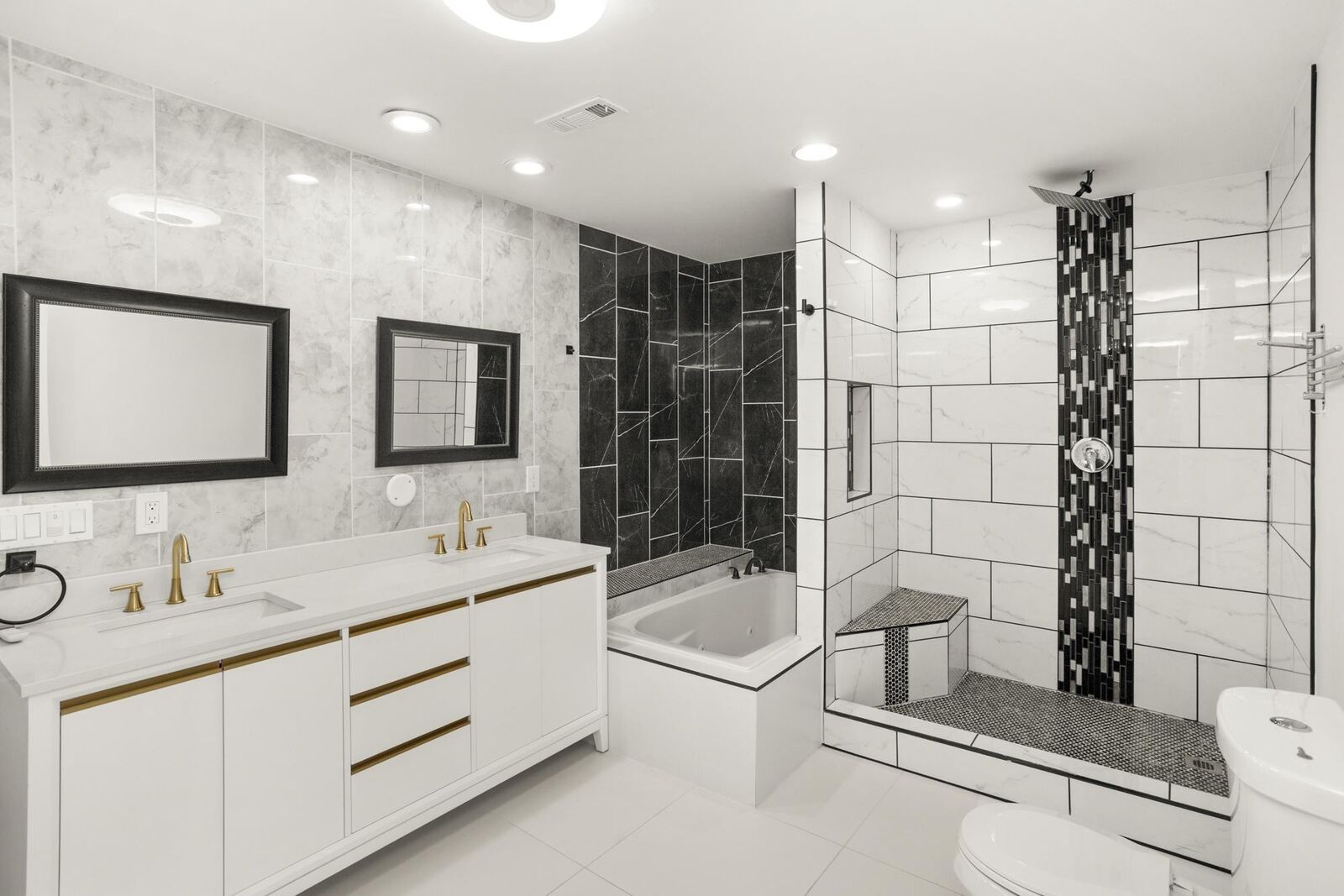 Property Photo:  239 E Bledsoe St  TN 37066 