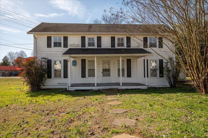 Property Photo: 202 Vine St TN 38469