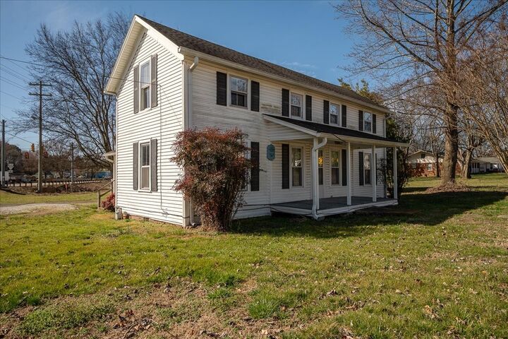 Property Photo:  202 Vine St  TN 38469 