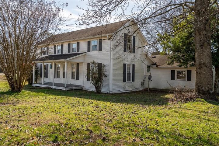 Property Photo: 202 Vine St TN 38469