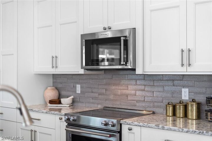 Property Photo:  261 Kirtland Drive  FL 34110 