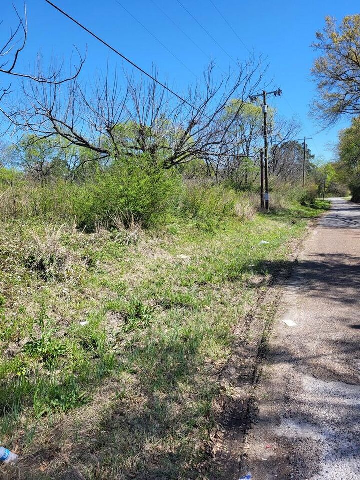 Property Photo:  1904 John Redditt Drive  TX 75904 