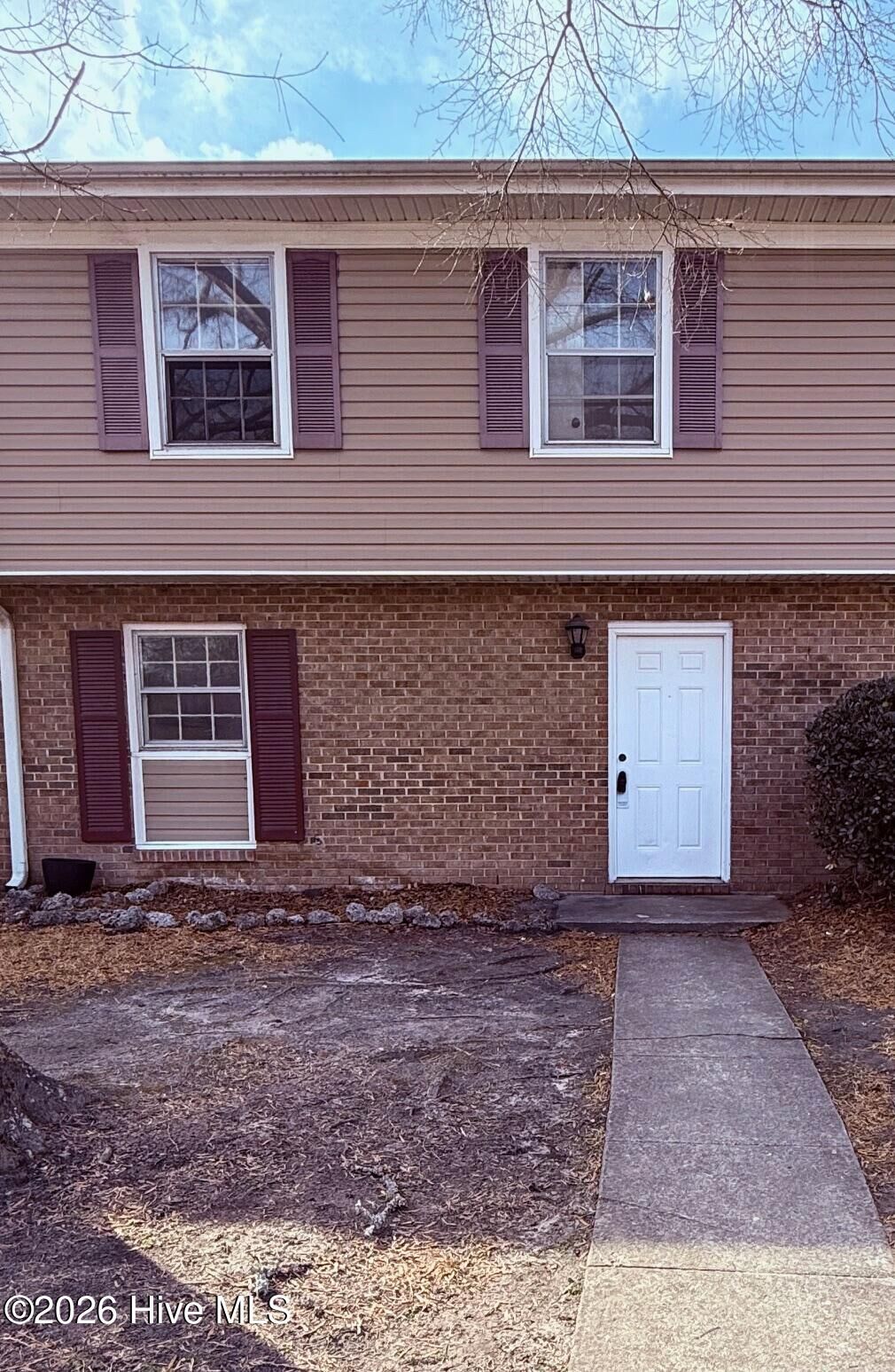 Property Photo:  115 King George Court  NC 28546 