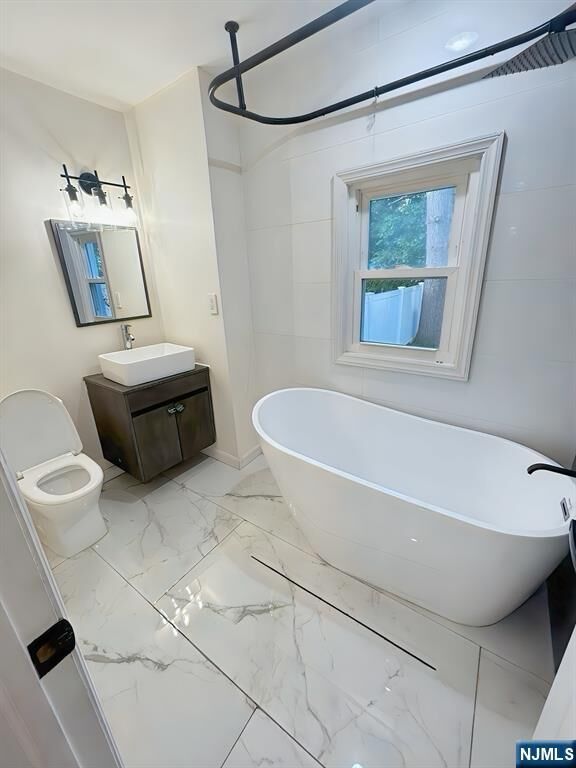 Property Photo: 659 Nassau Street 1A NJ 07050