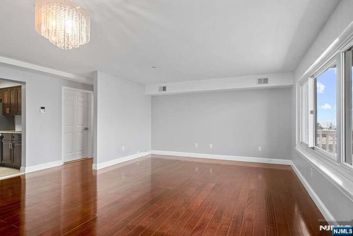 Property Photo:  7400 Boulevard East 3C  NJ 07047 