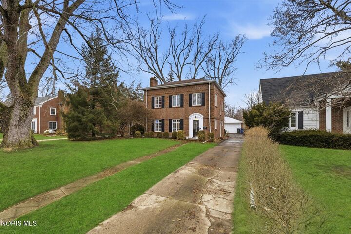 Property Photo:  2850 Kenwood Boulevard  OH 43606 