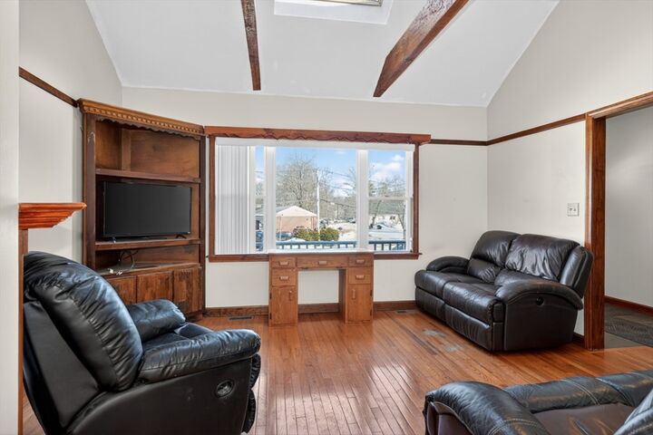 Property Photo:  1-2-3-4 Glendale Rd  MA 01749 