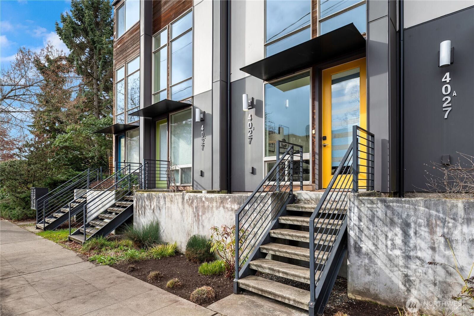 Property Photo:  4027  California Avenue SW B  WA 98116 