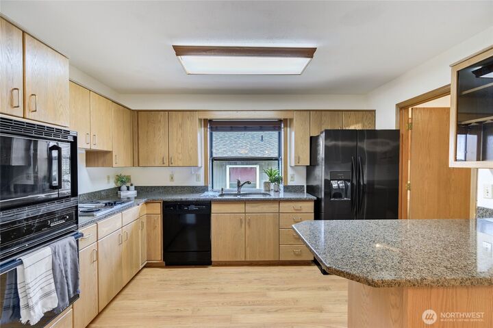 Property Photo: 13309 NW 14th Avenue A110 WA 98685