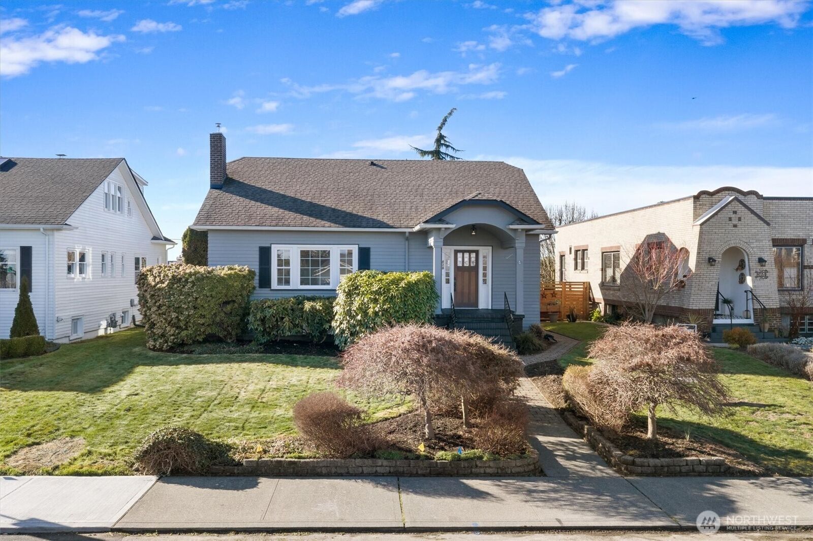 Property Photo:  828  Hoyt Avenue  WA 98201 