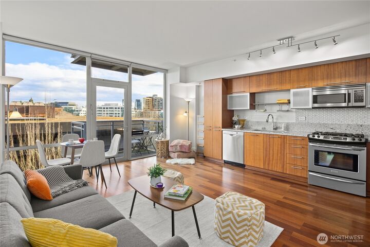 Property Photo:  2911  2nd Avenue 810  WA 98121 