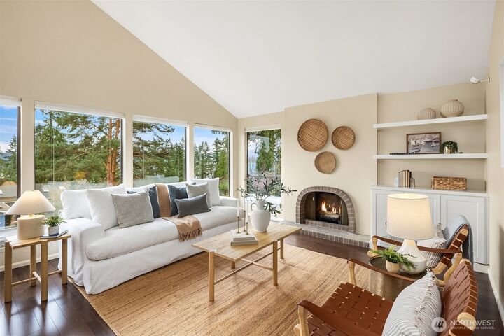 Property Photo: 18430 NE 15th Place WA 98008