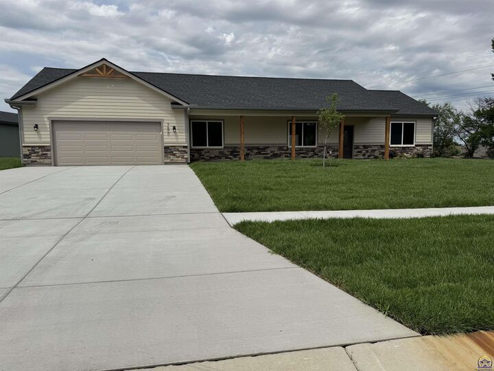 Property Photo:  7600 SW 24th Ter  KS 66614 