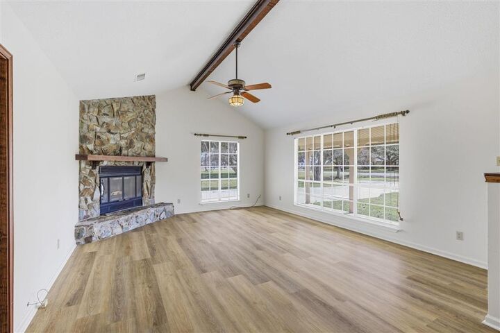 Property Photo: 1108 Lakeridge Lane LA 70605