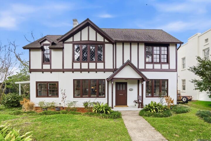 Property Photo:  2201 Myrtle Ave  LA 70806 