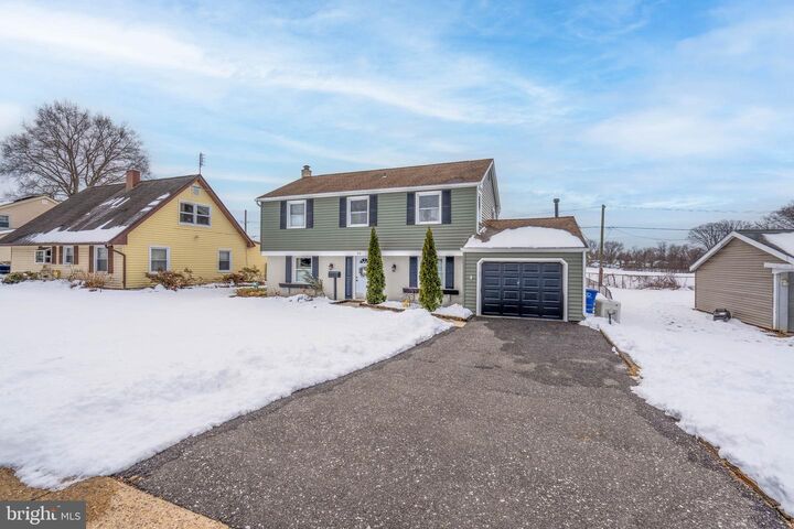 Property Photo:  29 Plumtree Lane  NJ 08046 