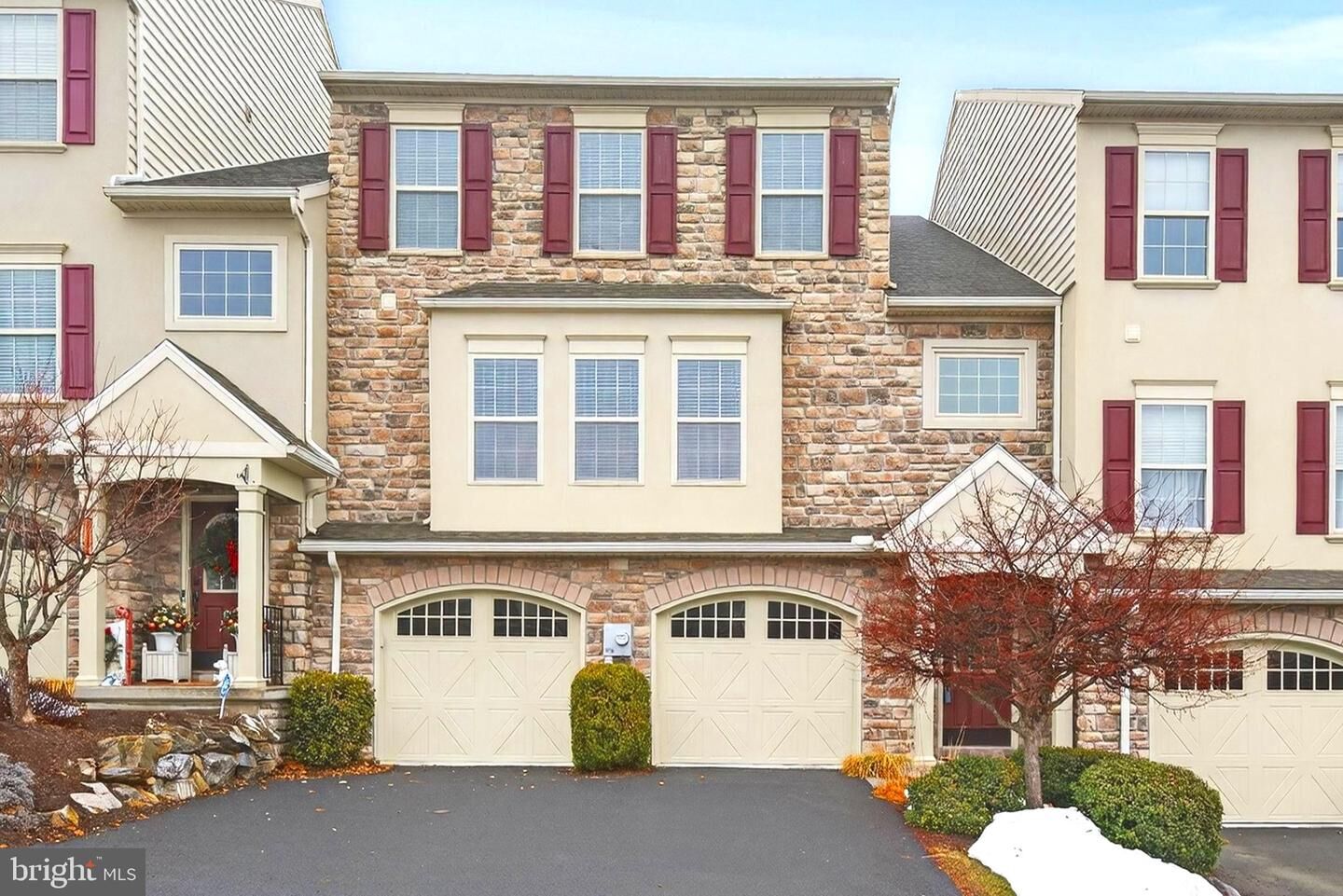 Property Photo: 1905 Roxbury Court PA 17055