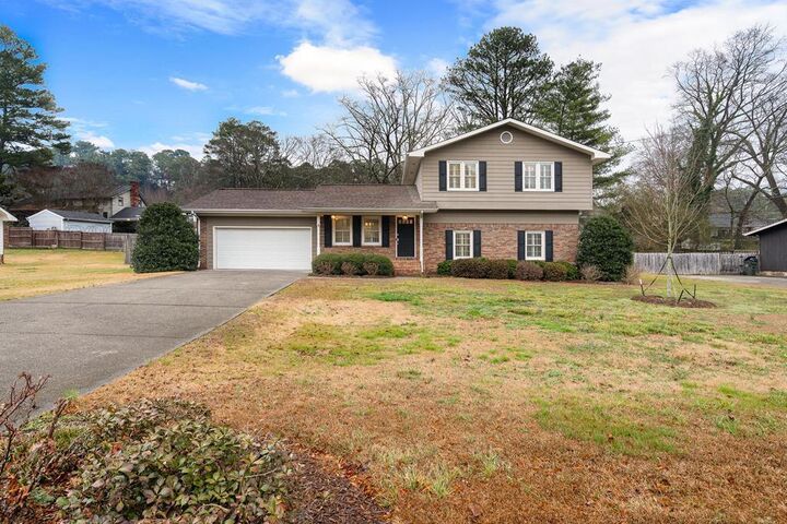 Property Photo: 911 Brookwood Drive GA 30720