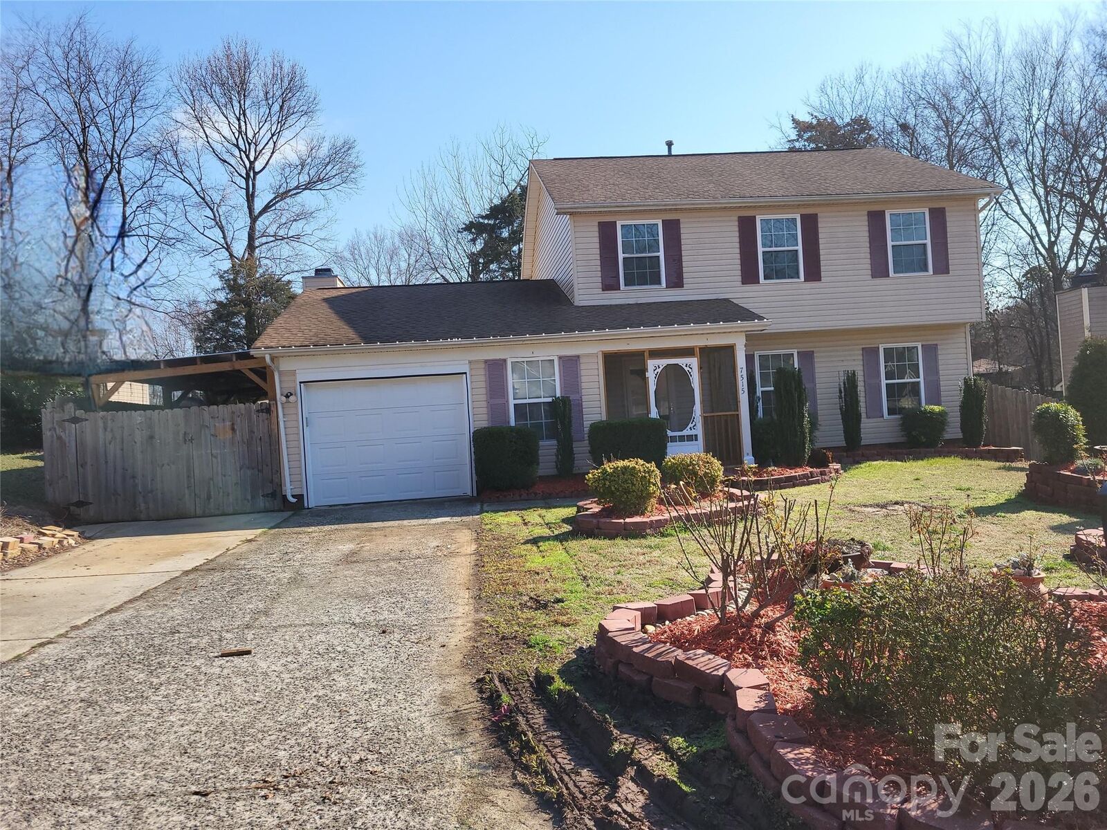 Property Photo: 7515 Woodknoll Drive NC 28217